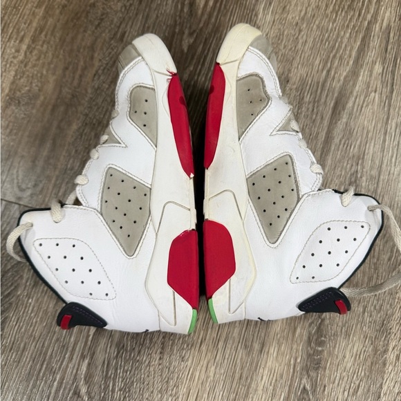 Nike Jordan high top youth sneakers Gray, White And Red , sz:1Y - Picture 3 of 6